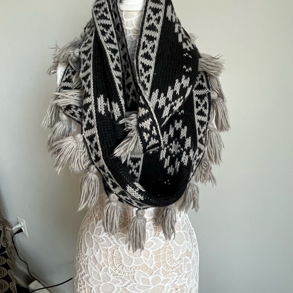 madison 88 Accessories - Madison 88 Fringe Infinity Scarf